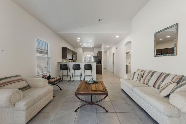 1825 Tesoro Loop NW, Los Lunas, NM 87031