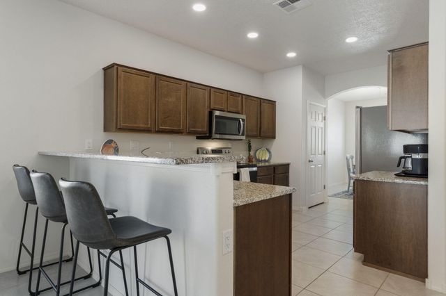 1825 Tesoro Loop NW, Los Lunas, NM 87031