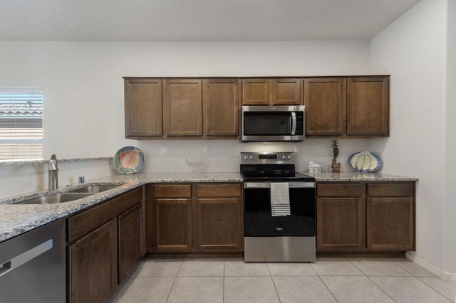 1825 Tesoro Loop NW, Los Lunas, NM 87031