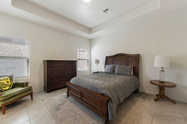 1825 Tesoro Loop NW, Los Lunas, NM 87031