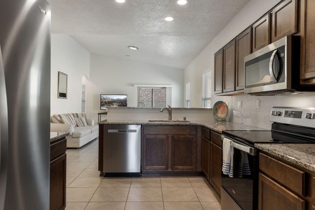 1825 Tesoro Loop NW, Los Lunas, NM 87031
