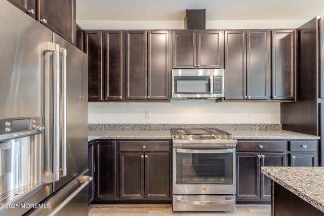 213 Harley Lane, Manalapan, NJ 07726