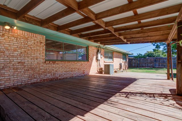 5403 8th Street, Lubbock, TX 79416
