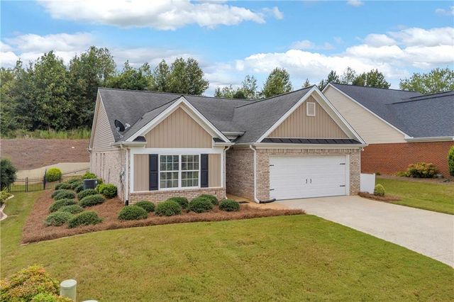 316 Lakeview Bend Circle, Jefferson, GA 30549
