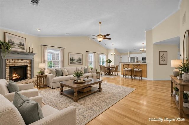 316 Lakeview Bend Circle, Jefferson, GA 30549