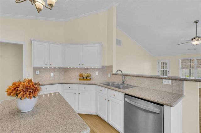 316 Lakeview Bend Circle, Jefferson, GA 30549