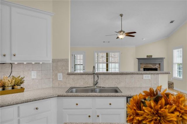 316 Lakeview Bend Circle, Jefferson, GA 30549