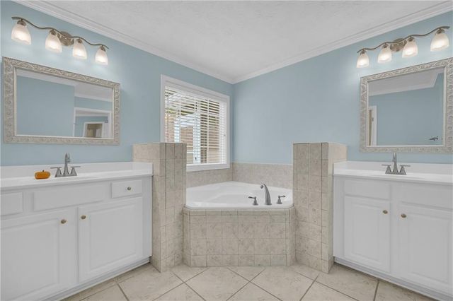 316 Lakeview Bend Circle, Jefferson, GA 30549