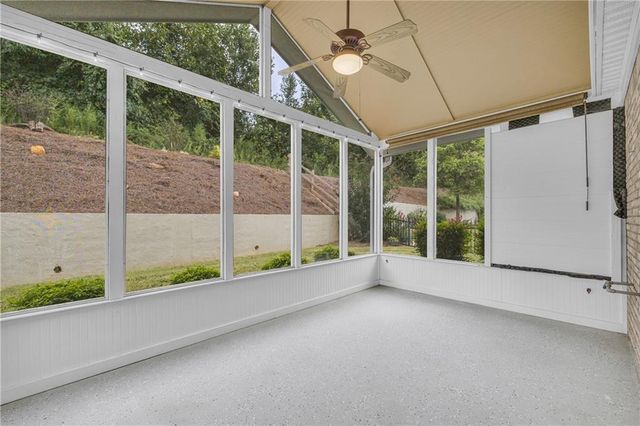316 Lakeview Bend Circle, Jefferson, GA 30549