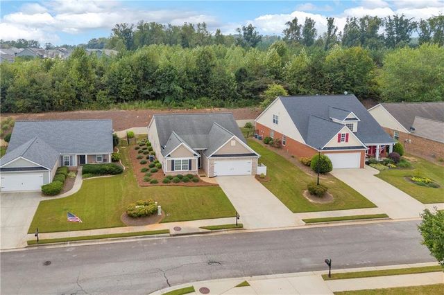 316 Lakeview Bend Circle, Jefferson, GA 30549