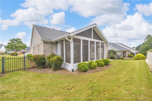 316 Lakeview Bend Circle, Jefferson, GA 30549