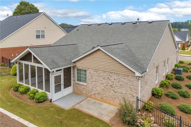 316 Lakeview Bend Circle, Jefferson, GA 30549
