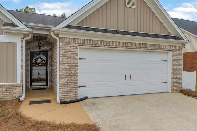 316 Lakeview Bend Circle, Jefferson, GA 30549