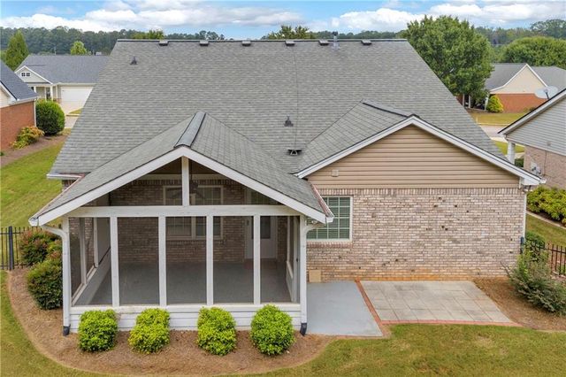 316 Lakeview Bend Circle, Jefferson, GA 30549