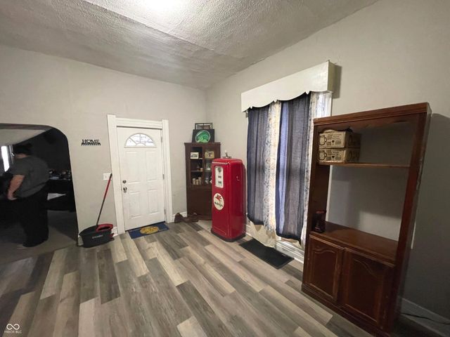 931 W 3rd Street, Anderson, IN 46016