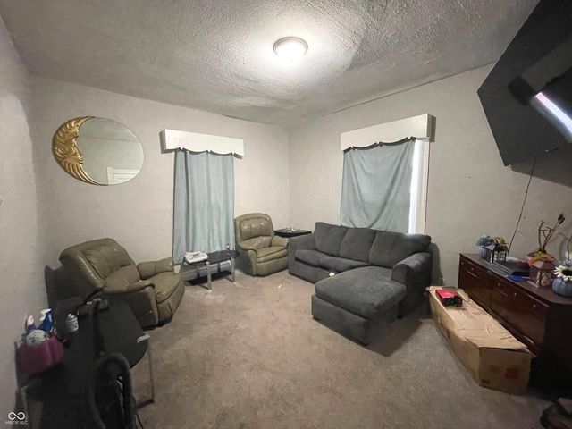 931 W 3rd Street, Anderson, IN 46016