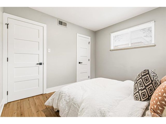 878 Glencoe St, Denver, CO 80220