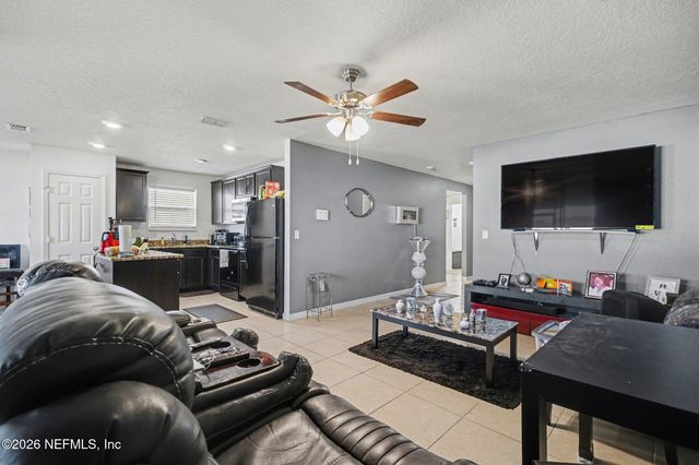 77516 LUMBER CREEK Boulevard, Yulee, FL 32097