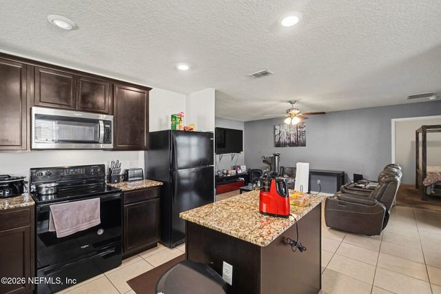 77516 LUMBER CREEK Boulevard, Yulee, FL 32097