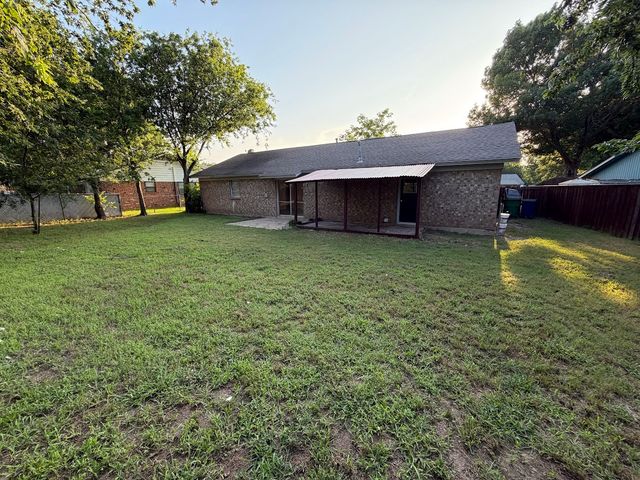 421 Smith Avenue, Everman, TX 76140