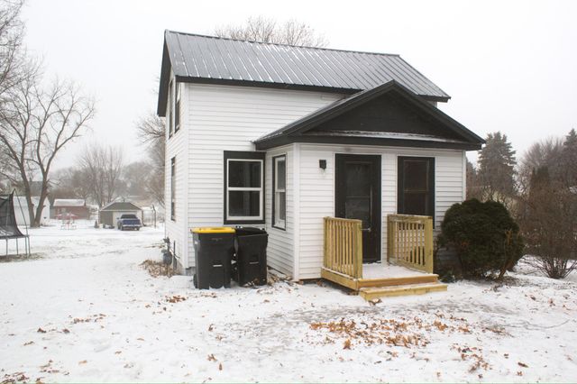 113 1st Street SW, Fairfax, MN 55332