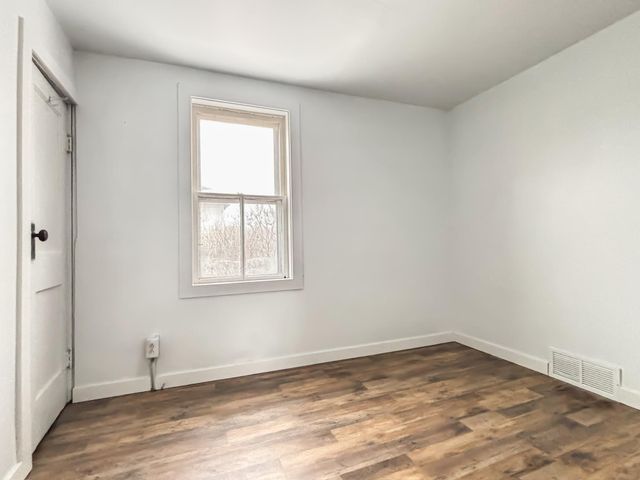 113 1st Street SW, Fairfax, MN 55332