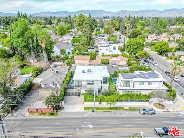 13311 W Magnolia Boulevard, Sherman Oaks, CA 91423