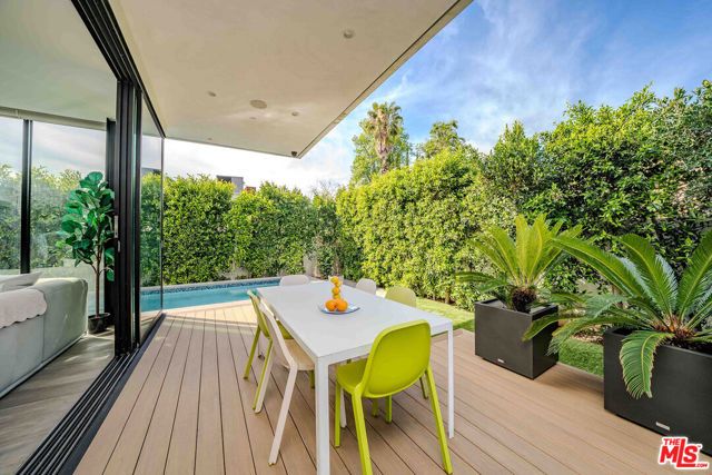 13311 W Magnolia Boulevard, Sherman Oaks, CA 91423