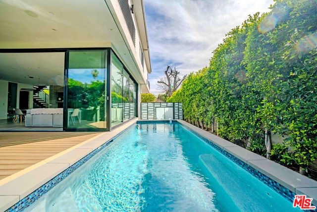 13311 W Magnolia Boulevard, Sherman Oaks, CA 91423