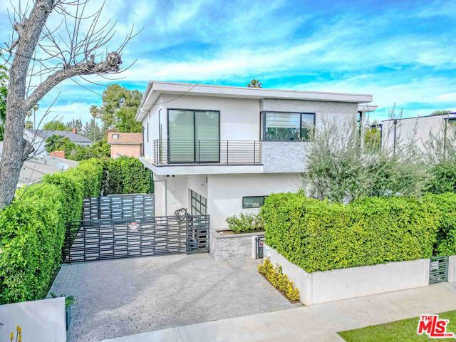 13311 W Magnolia Boulevard, Sherman Oaks, CA 91423
