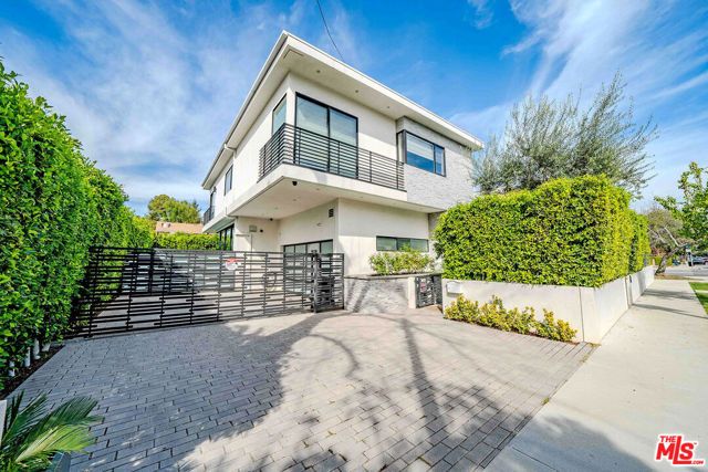 13311 W Magnolia Boulevard, Sherman Oaks, CA 91423