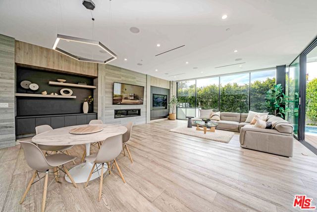 13311 W Magnolia Boulevard, Sherman Oaks, CA 91423