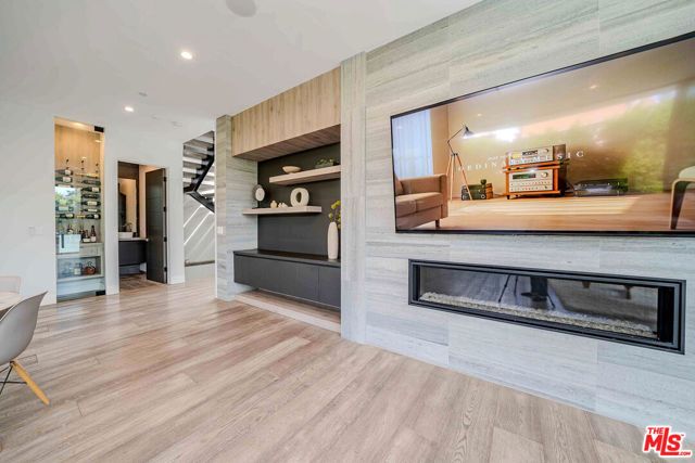 13311 W Magnolia Boulevard, Sherman Oaks, CA 91423