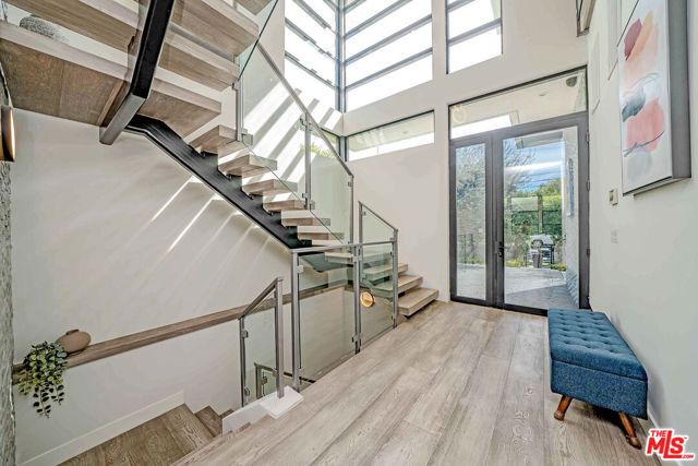 13311 W Magnolia Boulevard, Sherman Oaks, CA 91423