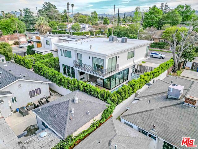 13311 W Magnolia Boulevard, Sherman Oaks, CA 91423