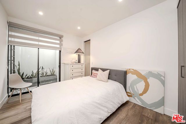 13311 W Magnolia Boulevard, Sherman Oaks, CA 91423