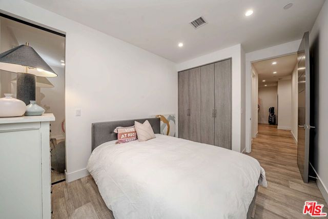 13311 W Magnolia Boulevard, Sherman Oaks, CA 91423