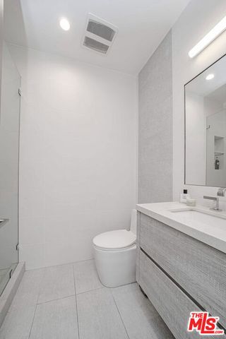 13311 W Magnolia Boulevard, Sherman Oaks, CA 91423