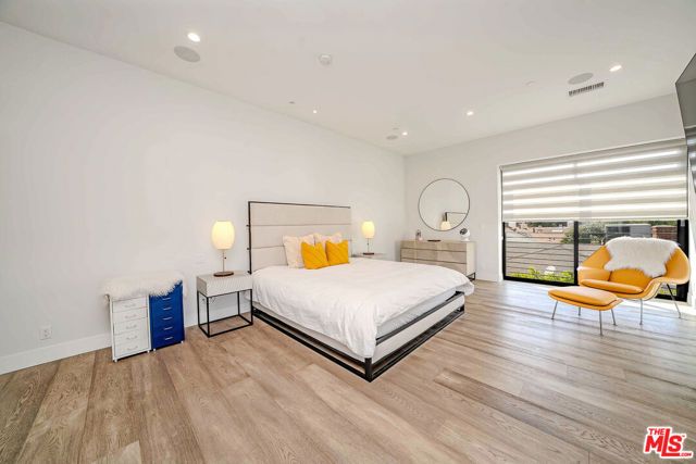 13311 W Magnolia Boulevard, Sherman Oaks, CA 91423