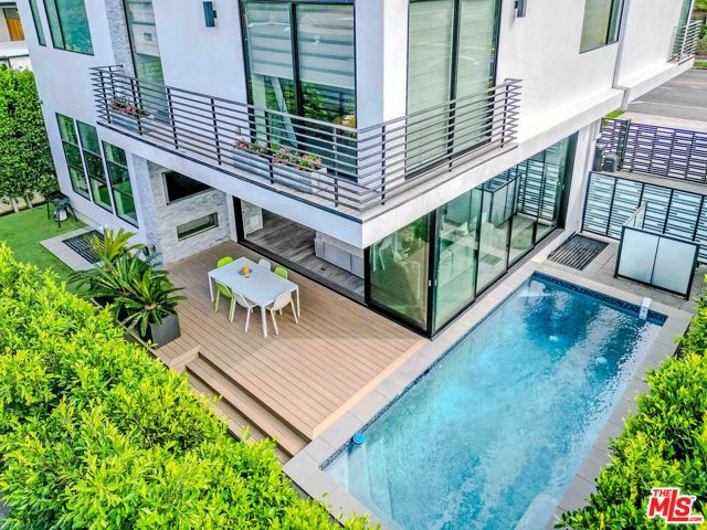 13311 W Magnolia Boulevard, Sherman Oaks, CA 91423