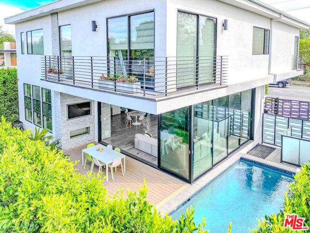 13311 W Magnolia Boulevard, Sherman Oaks, CA 91423