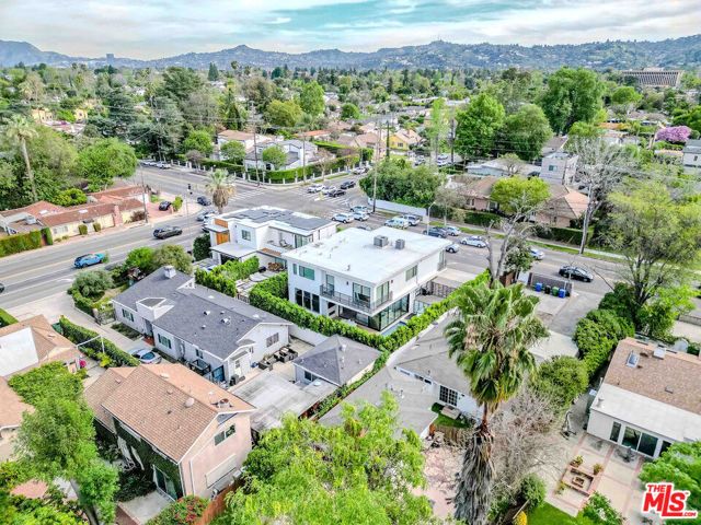 13311 W Magnolia Boulevard, Sherman Oaks, CA 91423
