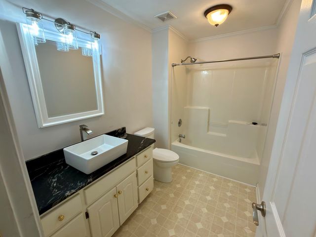 1030 Baywood Rd., Dothan, AL 36305