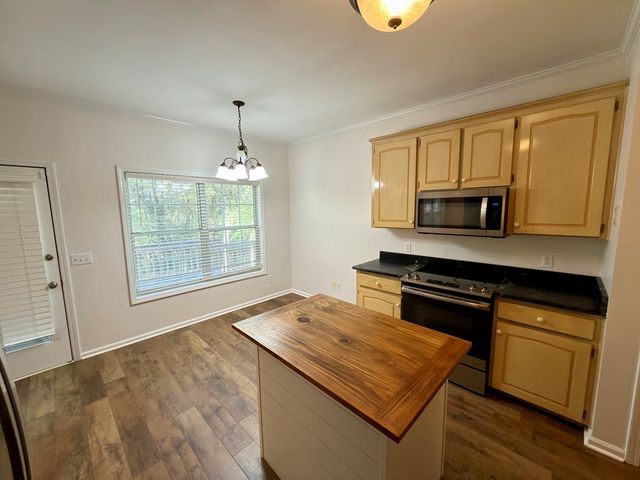 1030 Baywood Rd., Dothan, AL 36305