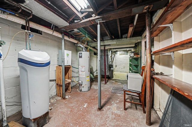 52131 Ash Road, Granger, IN 46530