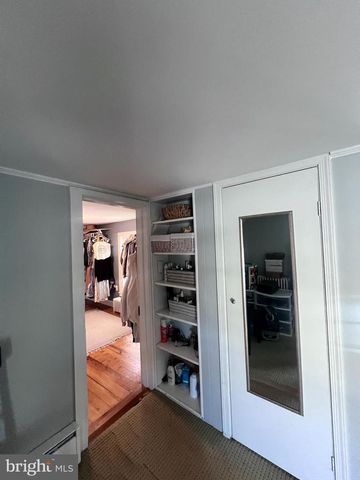 18 E LOUDOUN ST, Round Hill, VA 20141