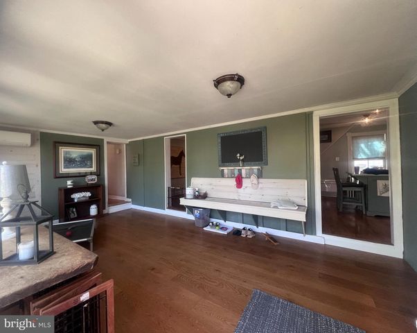 18 E LOUDOUN ST, Round Hill, VA 20141