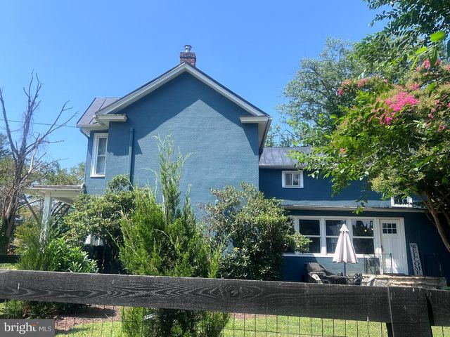 18 E LOUDOUN ST, Round Hill, VA 20141