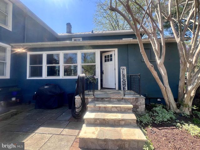 18 E LOUDOUN ST, Round Hill, VA 20141