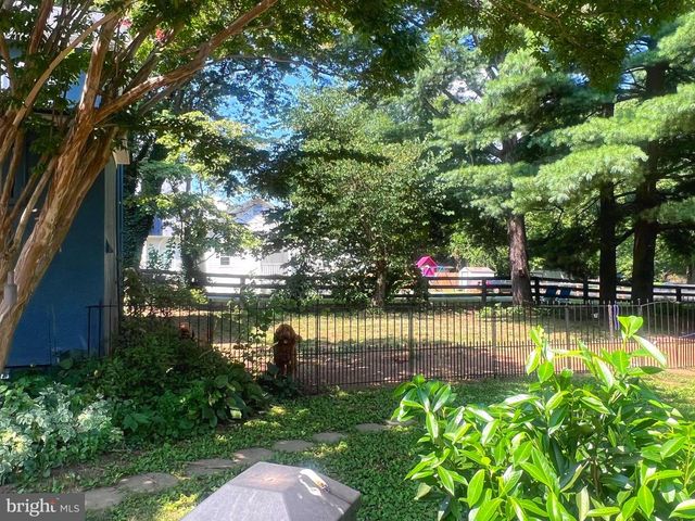 18 E LOUDOUN ST, Round Hill, VA 20141